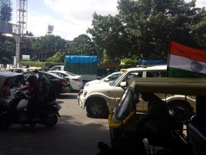 An auto rickshaw displays the Indian flag on Indian Independence day